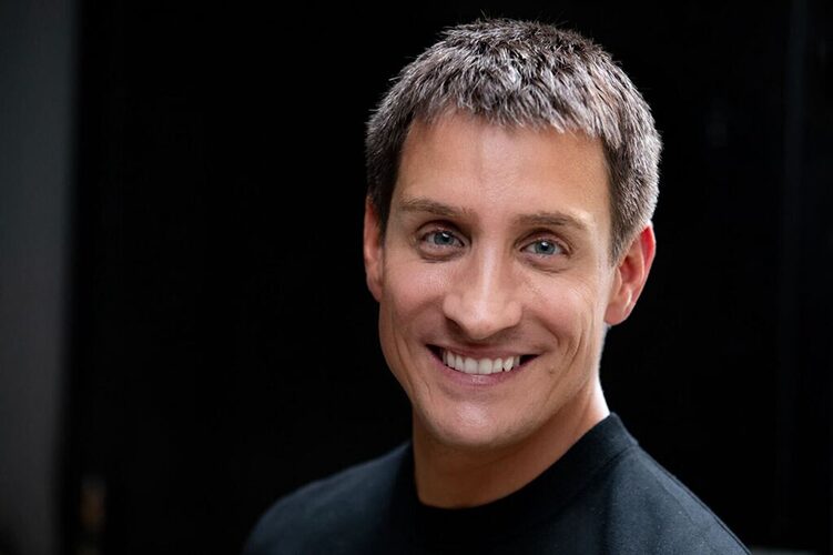 Todd Raymond headshot