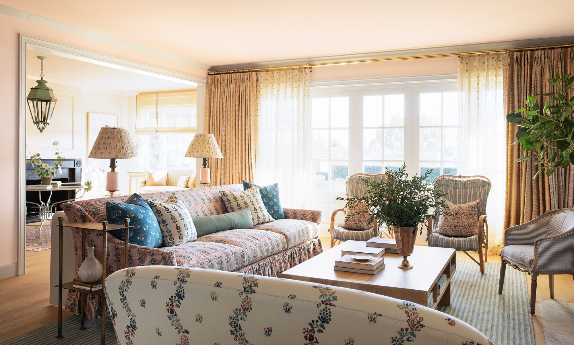 CaseyHill_LivingRoomV8_0057_FINAL_DELIVERED_Cropped