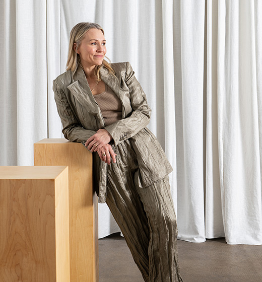 VictoriaSass Headshot_Caylon Hackwith